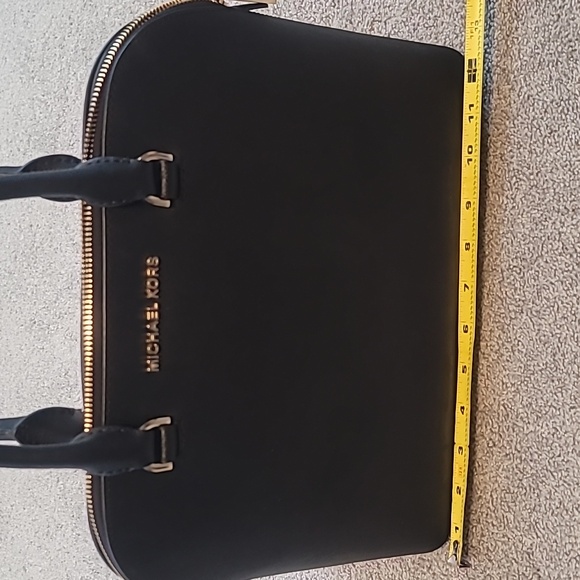 MK authentic blk dome bag - Picture 3 of 8